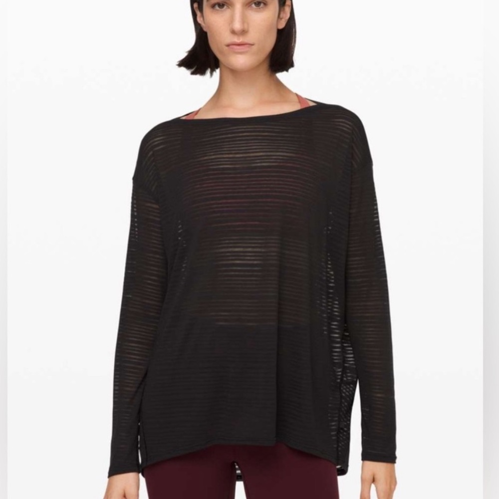 Lululemon “Back in action” long sleeve top